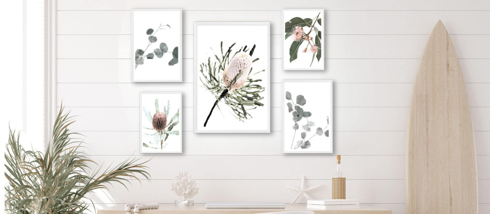 How to design a gallery wall with artwork. Display your favorite art prints in a gallery wall. Free printable template and wall art sizes layout